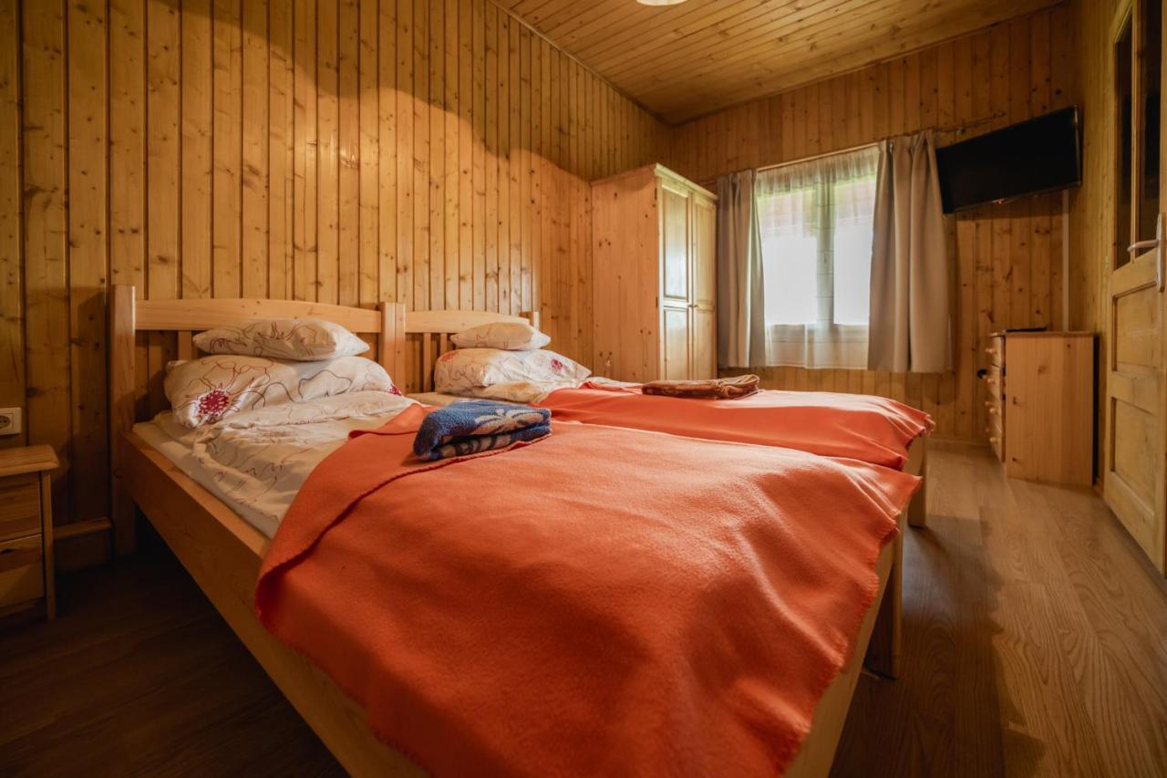Biotour Camping & Restaurant Ghimes-Faget Экстерьер фото
